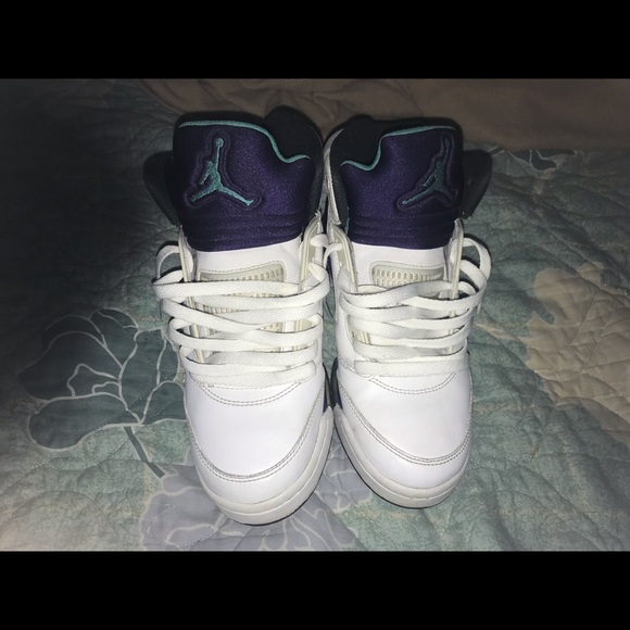 Shoes - Picture 3 of 8